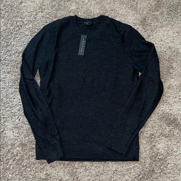 NWT dark charcoal Theory sweater size medium